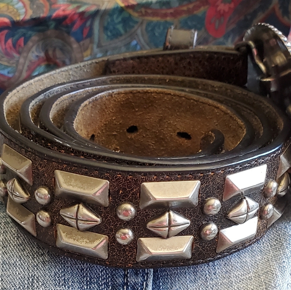 Western Silver Cross Belt Buckle - Men's Accessory - Picture 3 of 6